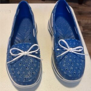 Women’s Skechers Cali Gear.  Size 8